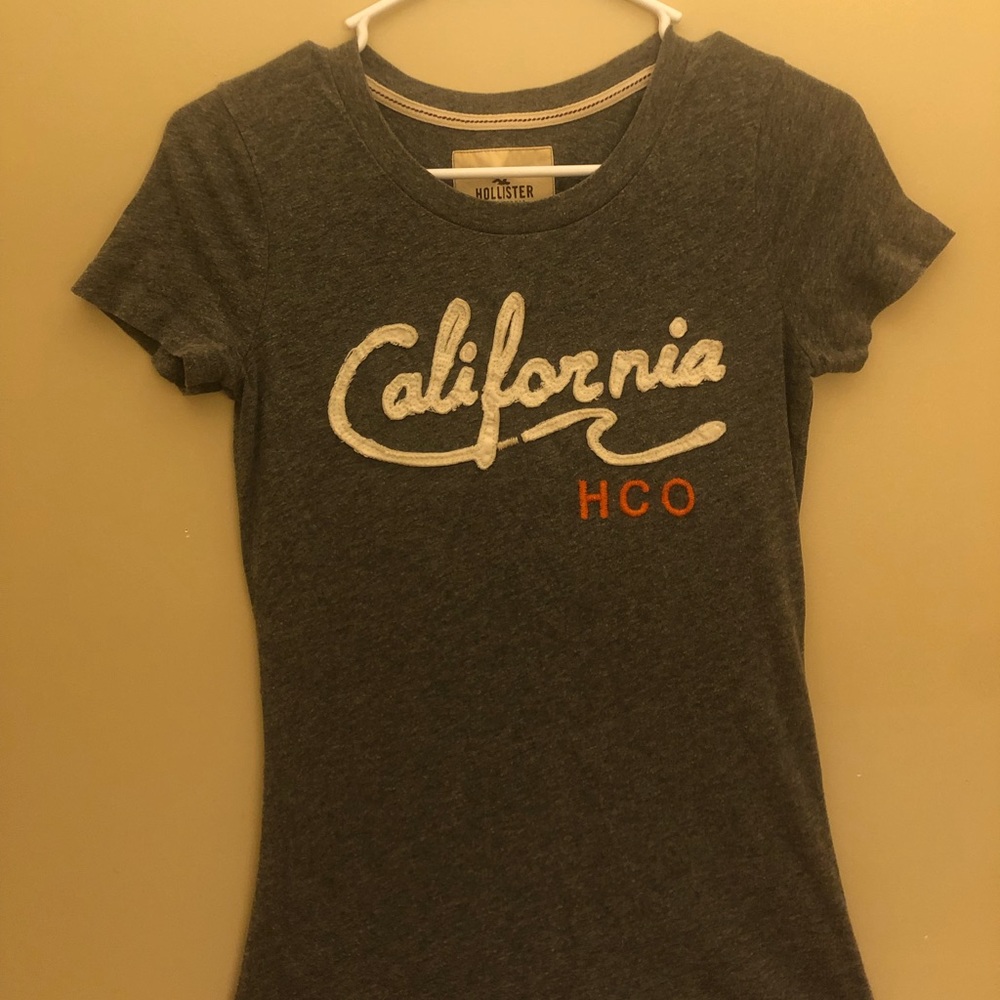 Hollister ‘California’ Women’s T-Shirt. Size S.